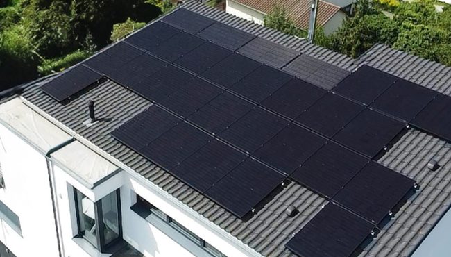 Solaranlage-Photovoltaik-Familie
